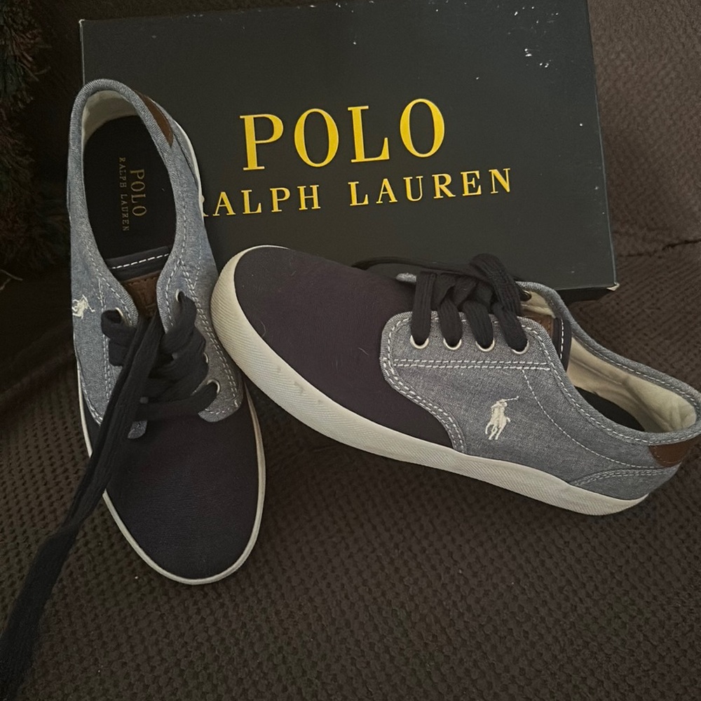 Canvas Polo Ralph Lauren tennis shoe